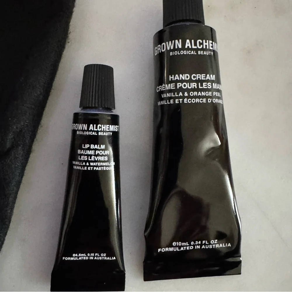🛍🏙3️⃣ for $1️⃣5️⃣ 🆕 Grown Alchemist mini lip balm & hand cream in pouch